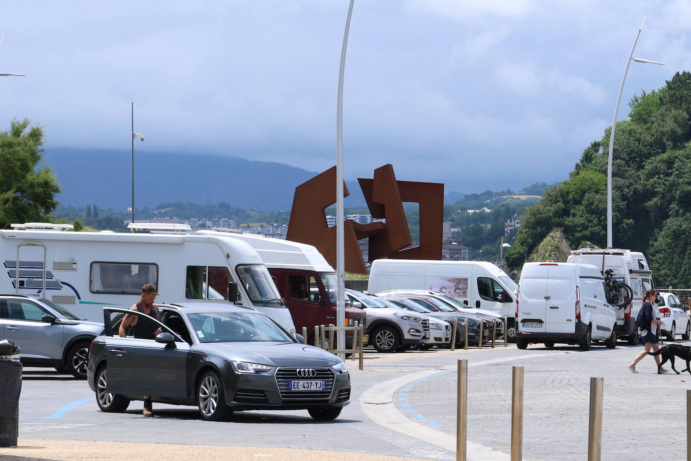 Consulta las zonas del litoral donostiarra en las que se va a limitar el aparcamiento