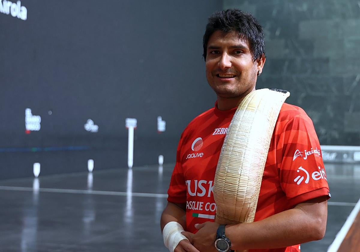 Erik Mendizabal posa en el Carmelo Balda de Donostia durante su último entrenamiento antes de la final del Grand Slam de Donostia.