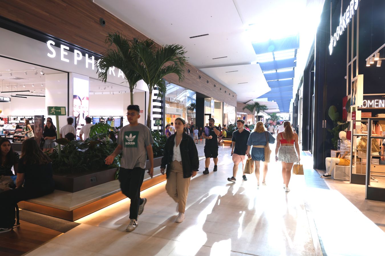 Garbera inaugura su nueva área de tiendas