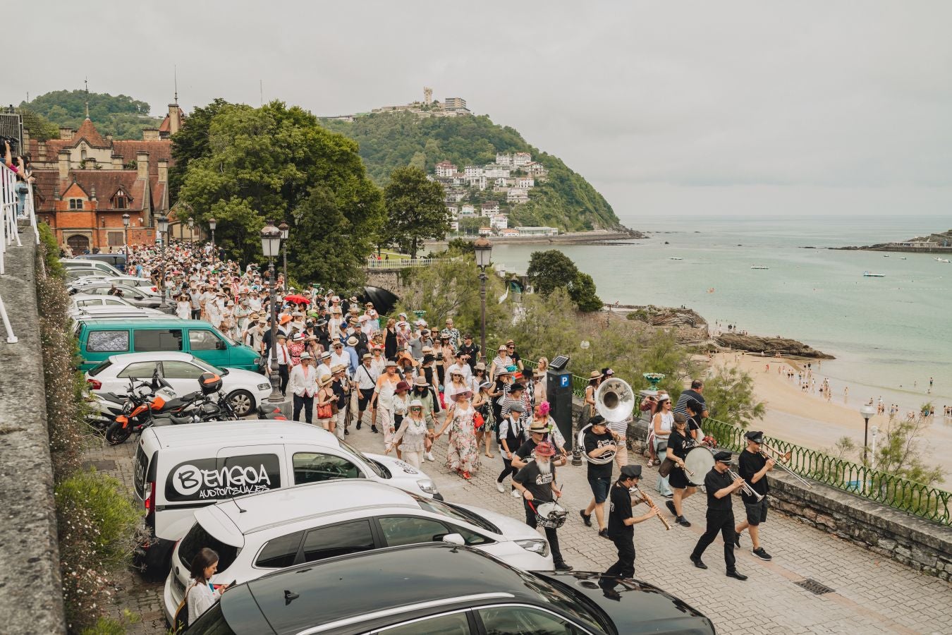 Paseo con sombrero por Donostia