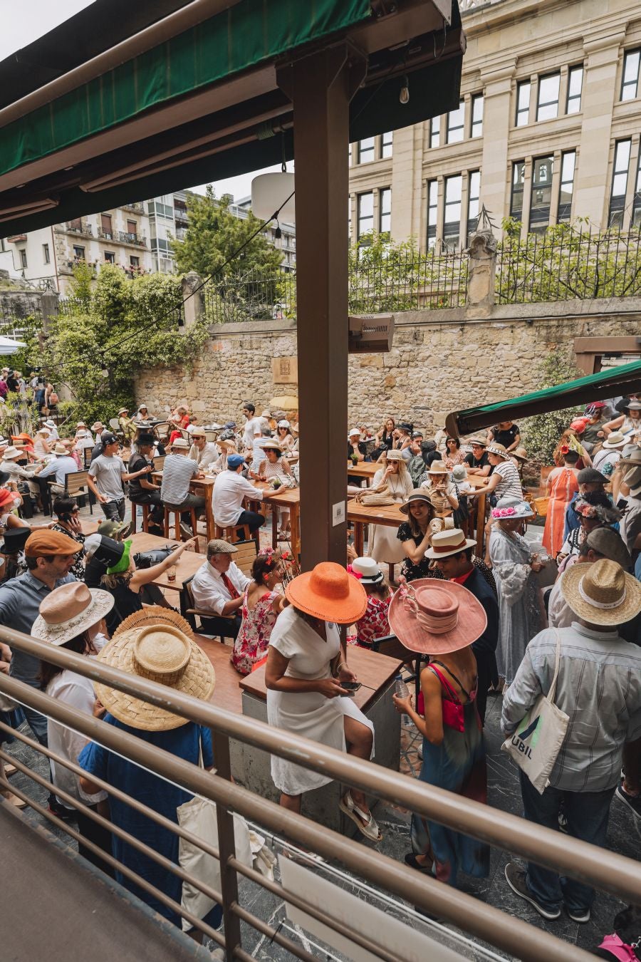 Paseo con sombrero por Donostia