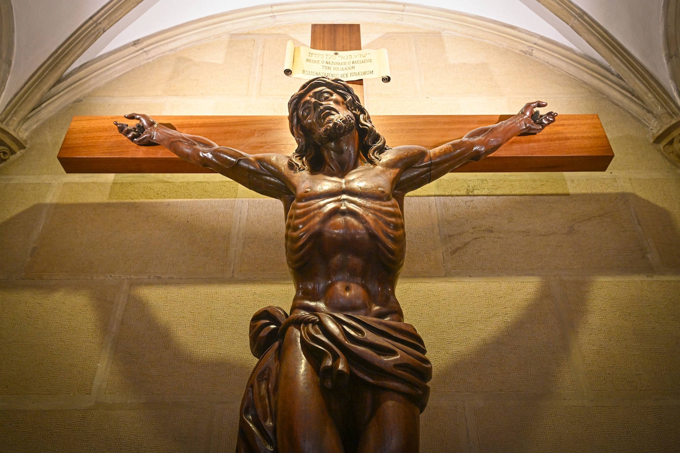 Imágenes de Beobide y vidrieras de Maumejean en Añorga