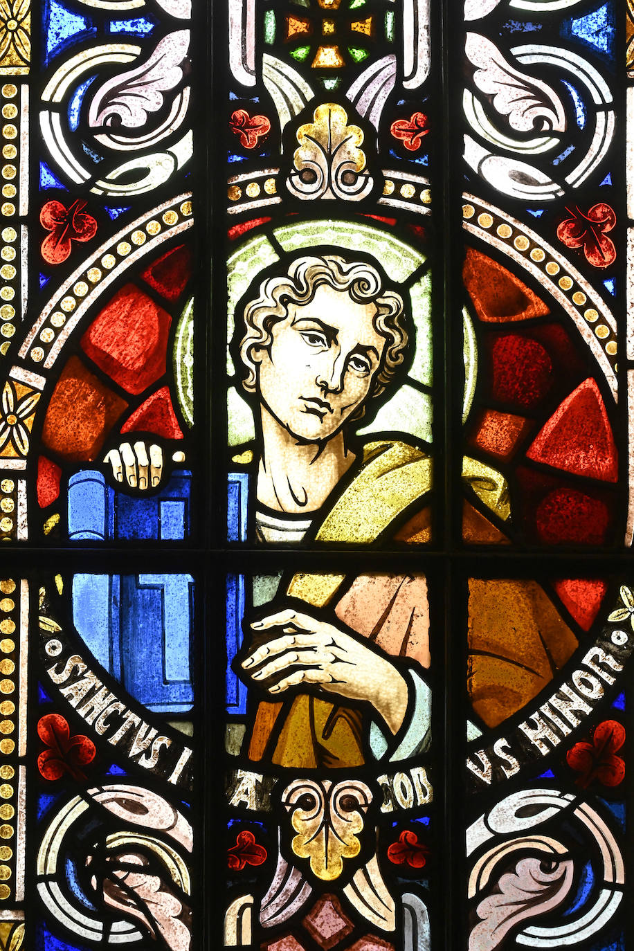 Imágenes de Beobide y vidrieras de Maumejean en Añorga