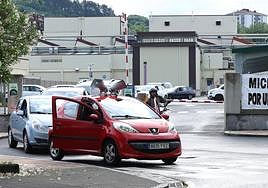 El 60% de la plantilla de Michelin Lasarte acepta la última oferta de la empresa y no habrá más huelgas