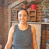 «Llevo dos años esperando y buscándome la vida para obtener la nacionalidad»