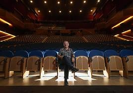 El responsable de la programación musical de DonostiaKultura y director del Jazzaldia, Miguel Martín, en lasbutacas del Auditorio Kursaal.