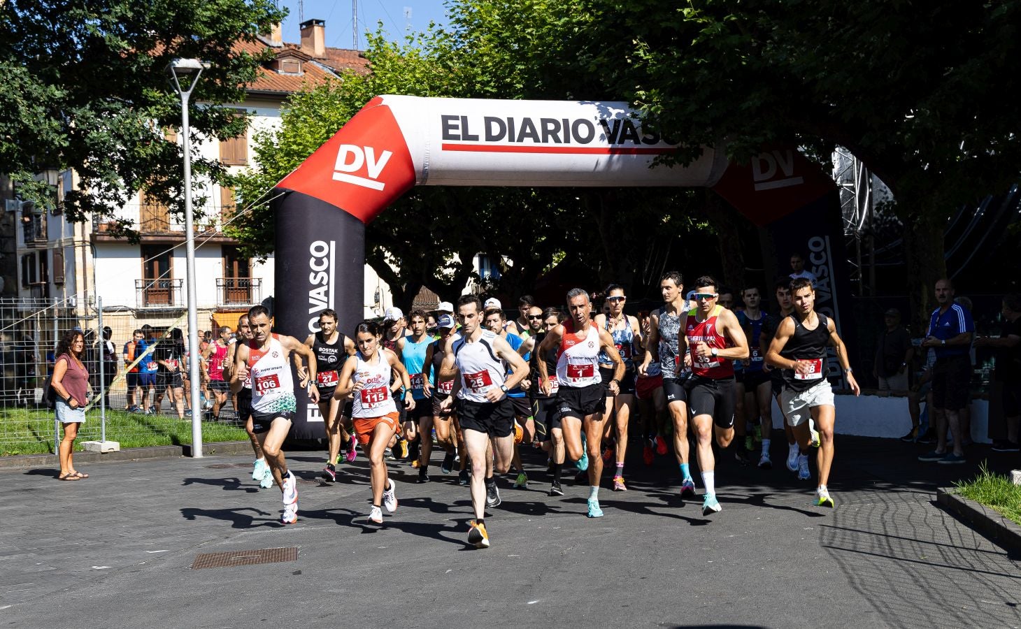 Las cuadrillas protagonizan el sábado festivo de San Marcial