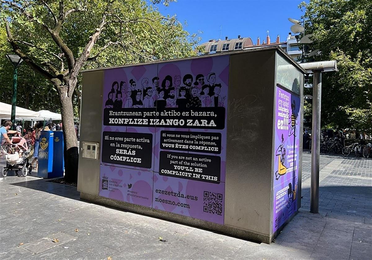 Un punto morado, instalado en Donostia el año pasado.