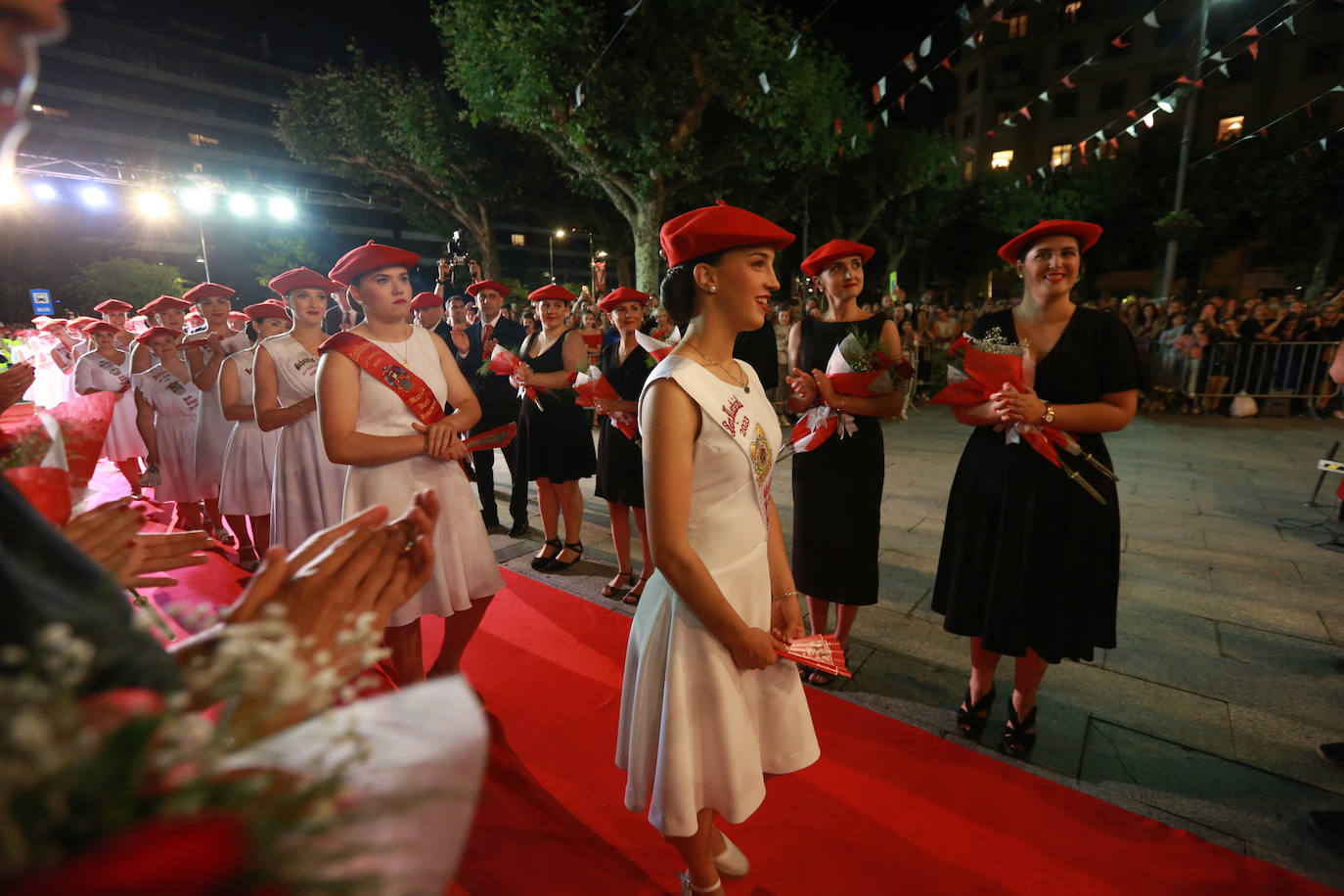 Presentación de cantineras del Alarde Tradicional