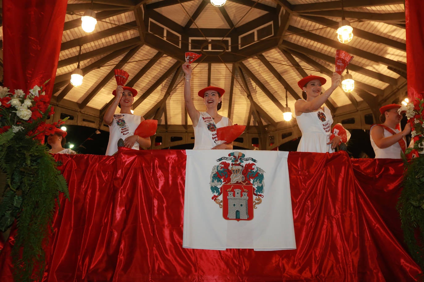 Presentación de cantineras del Alarde Tradicional