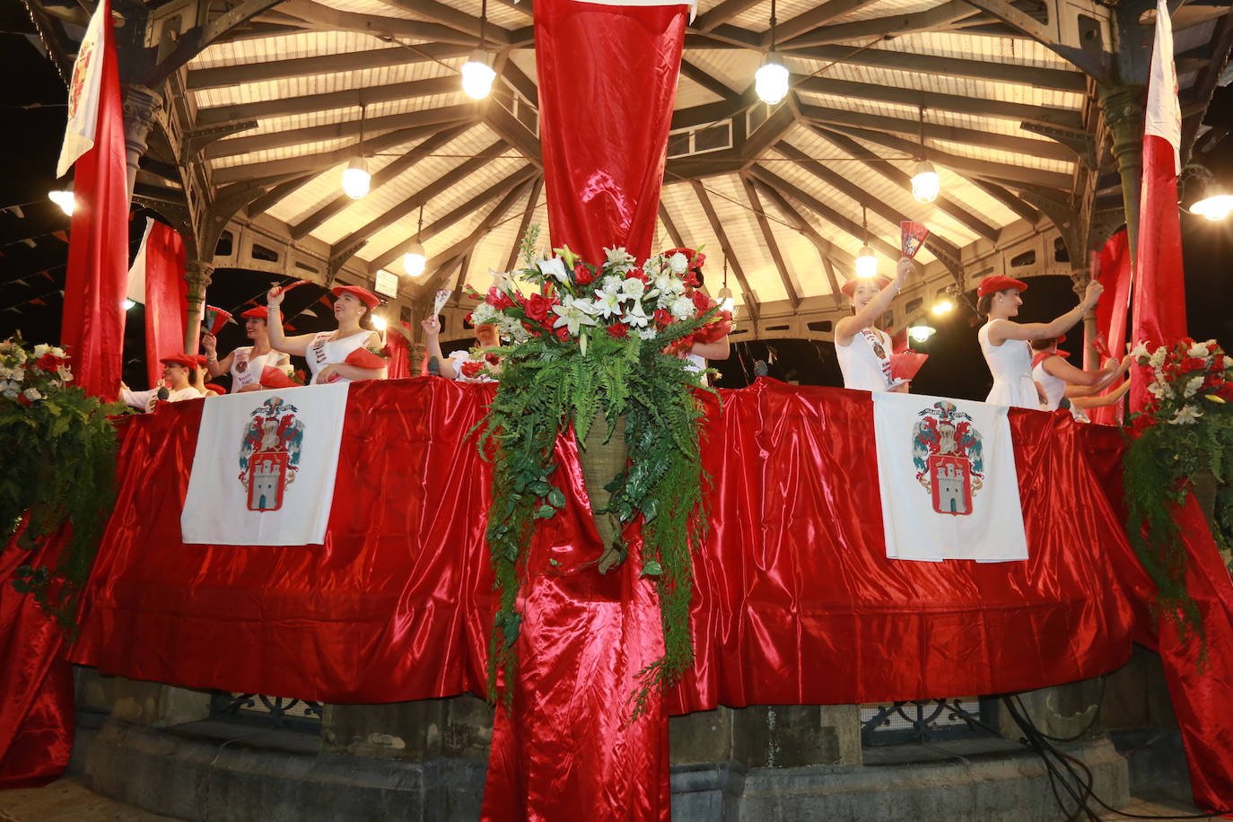 Presentación de cantineras del Alarde Tradicional