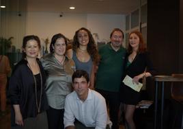 Melina Ruiz Quiñones, Larraitz Puldain, Virginia Vitale, Stéphane Schinazi, Irina Gvatua e Iker Mujika (agachado).