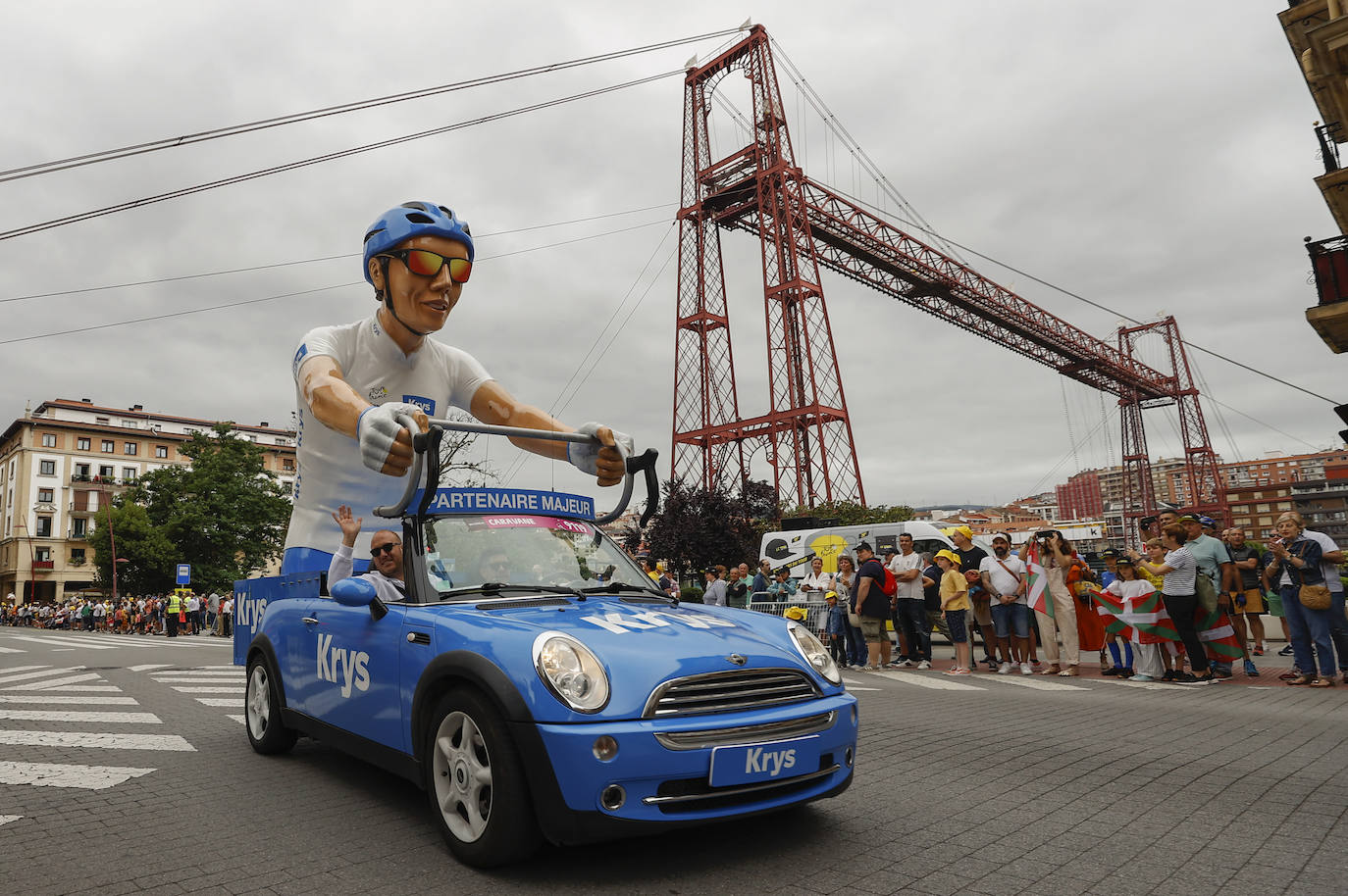 Gran ambiente en la salida del Tour de Francia desde Bilbao