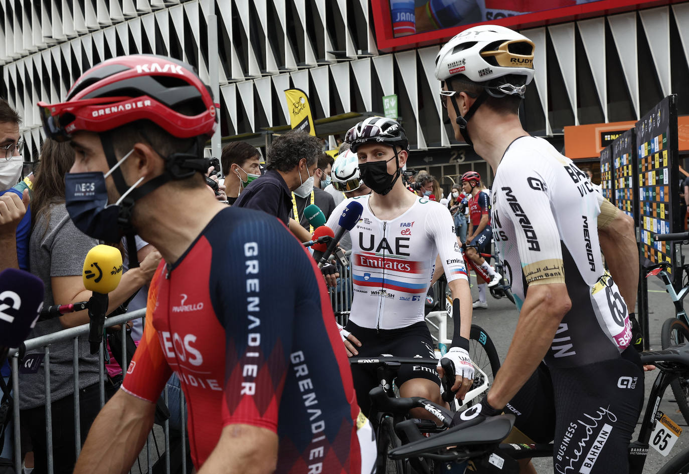 Gran ambiente en la salida del Tour de Francia desde Bilbao