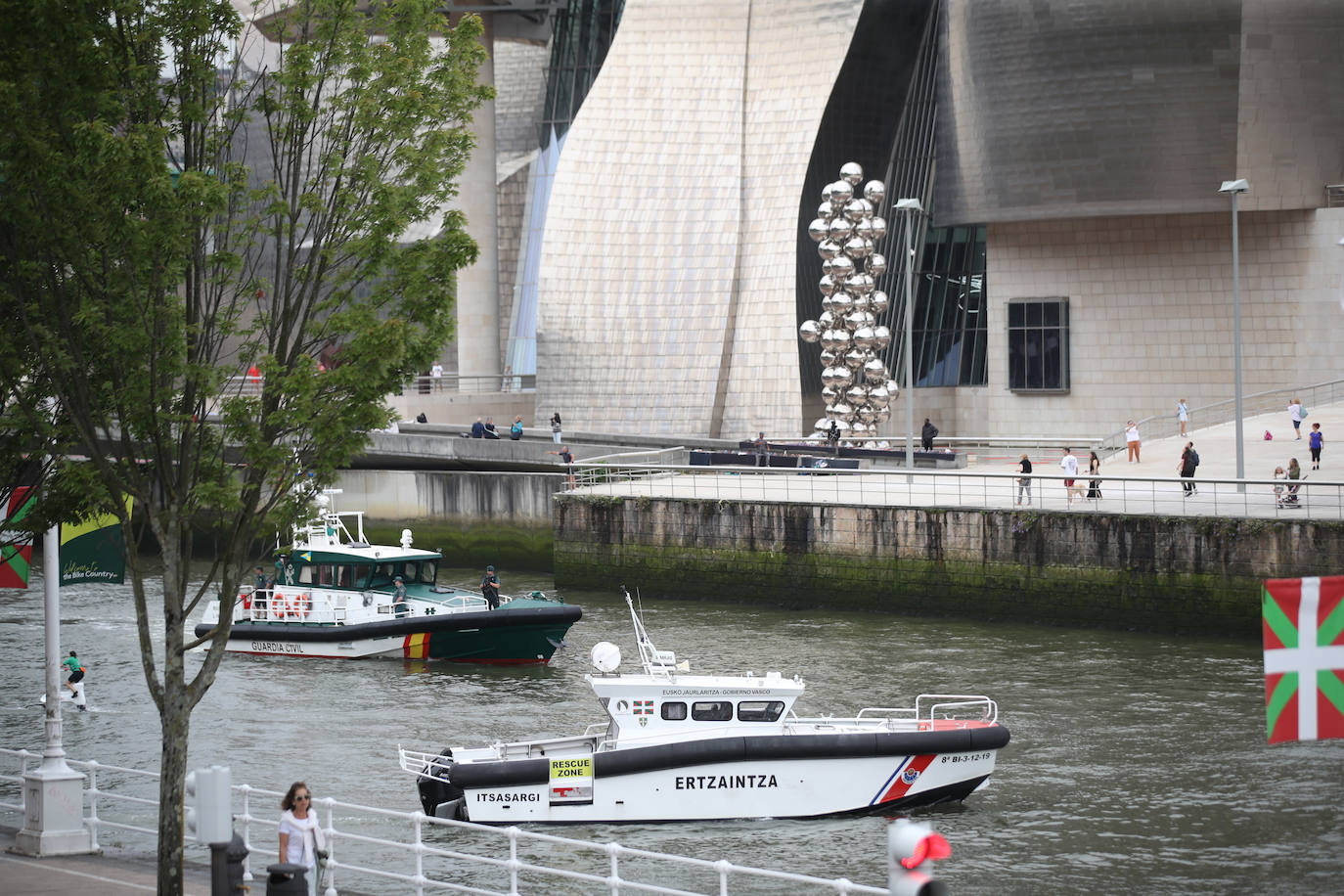 Gran ambiente en la salida del Tour de Francia desde Bilbao