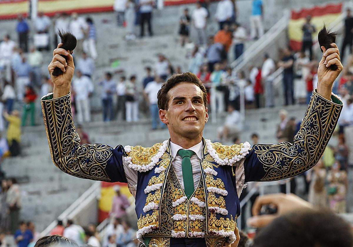 Fernando Adrián, el triunfo de un torero joven.