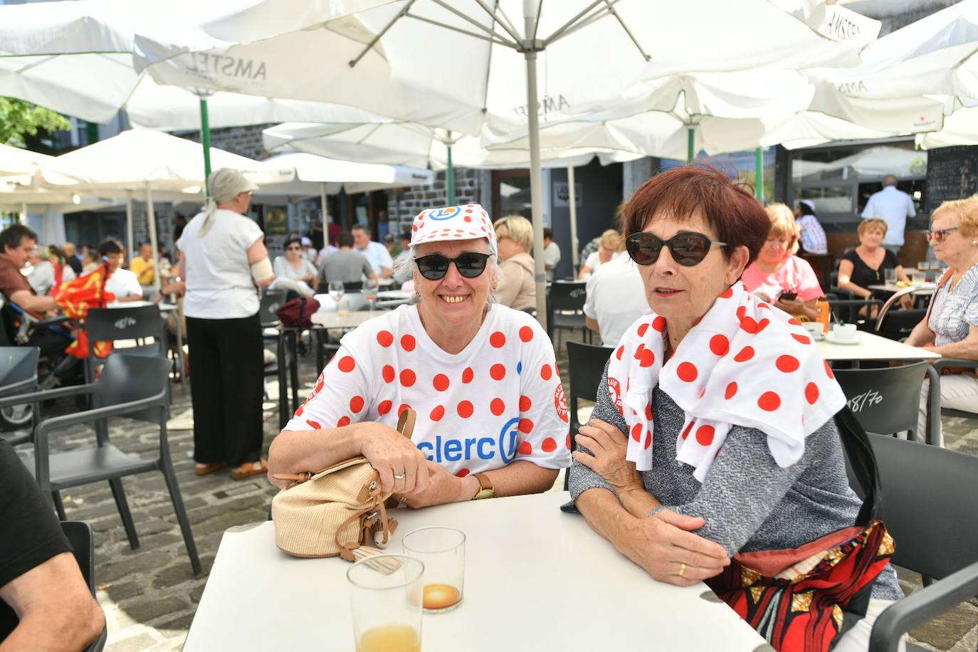 La afición, volcada con el paso del Tour desde Mutriku hasta Irun