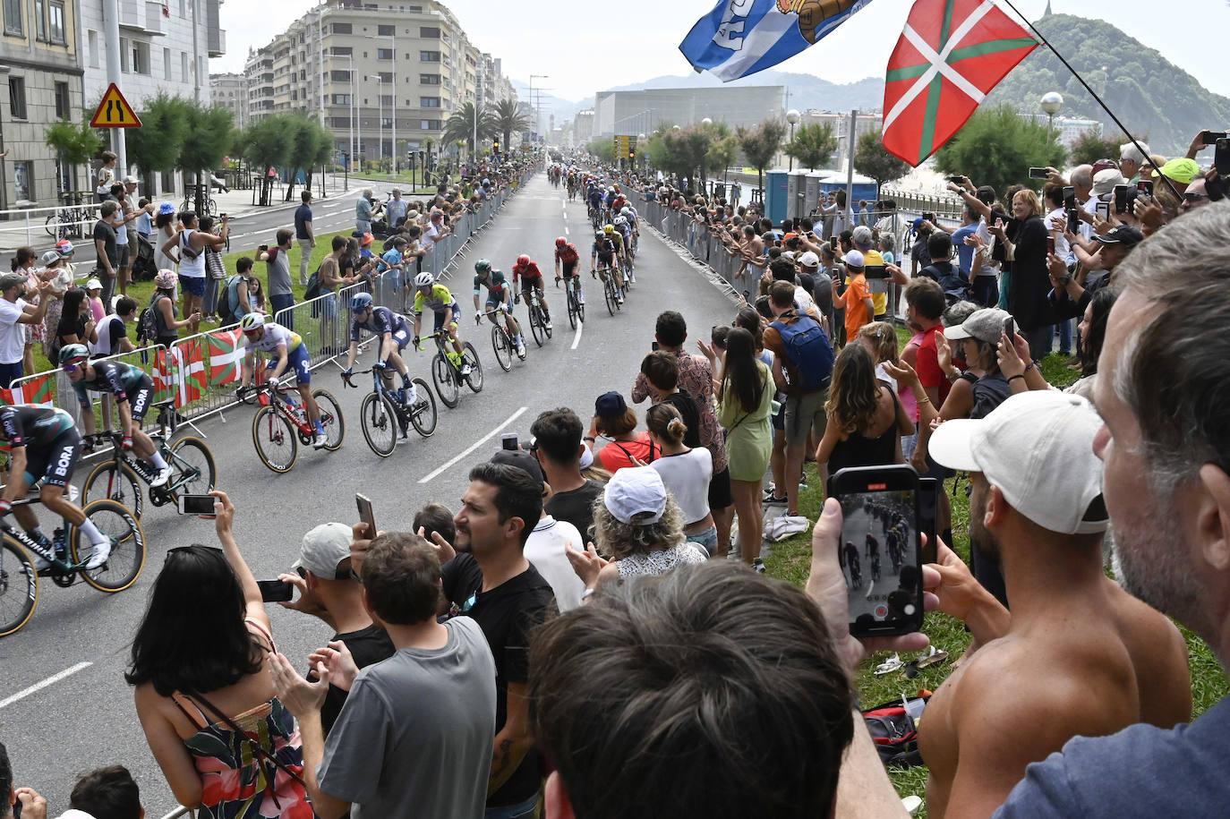 Las mejores imágenes de la etapa del Tour en Gipuzkoa