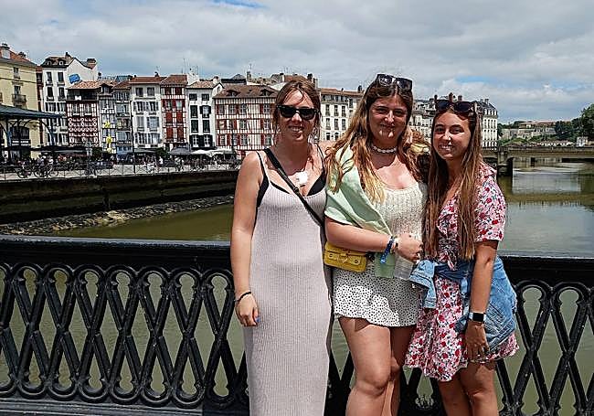 Ane Segurola, Maialen Badiola, Jone Juaristi