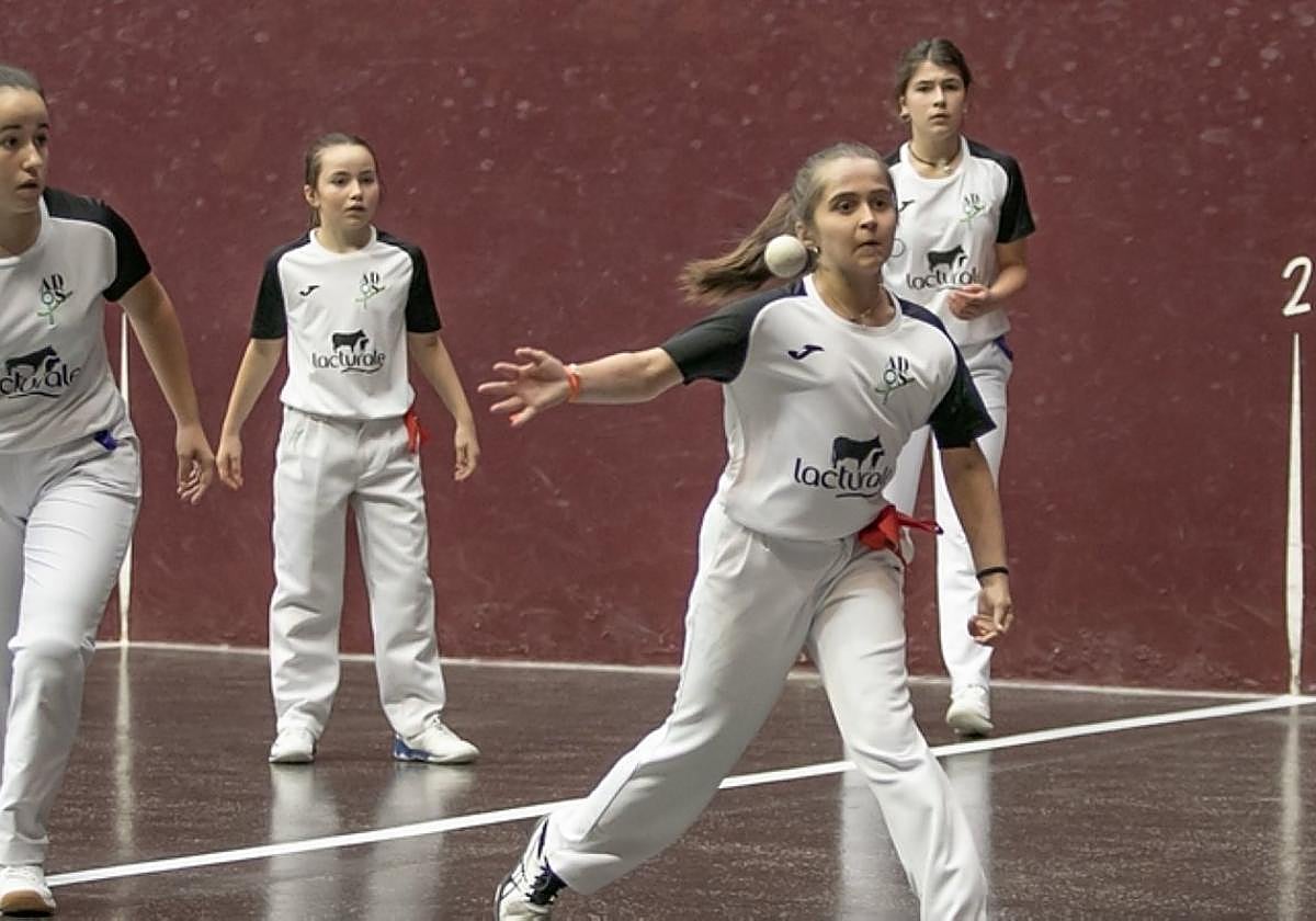 Un lance del partido de féminas.