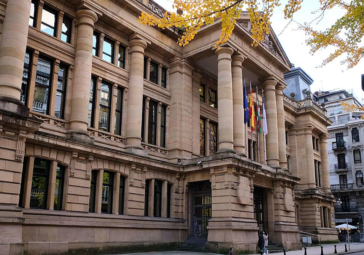 Absuelven a un joven de 27 años acusado de violar a una menor de 16 en Irun