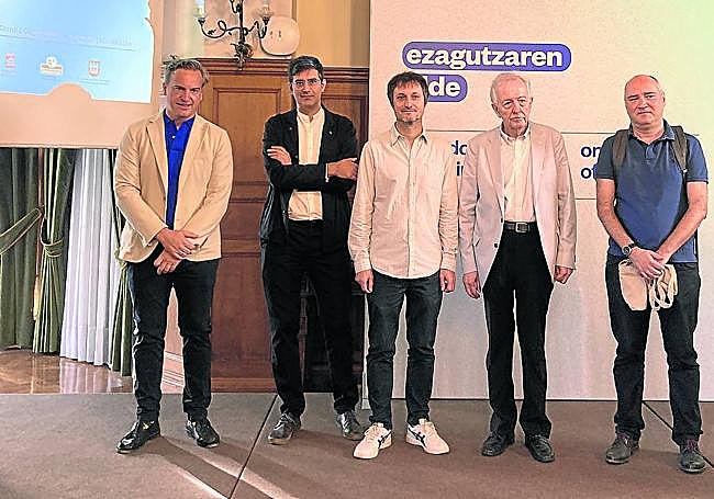 J.A. Medina, J. Muñoz, I. Manterola, J.P. Fusi y L. Etxepare.