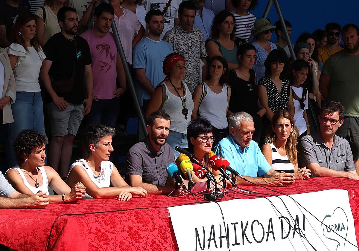 UEMAko ordezkariek agerraldia egin zuten ostiralean Usurbilen.