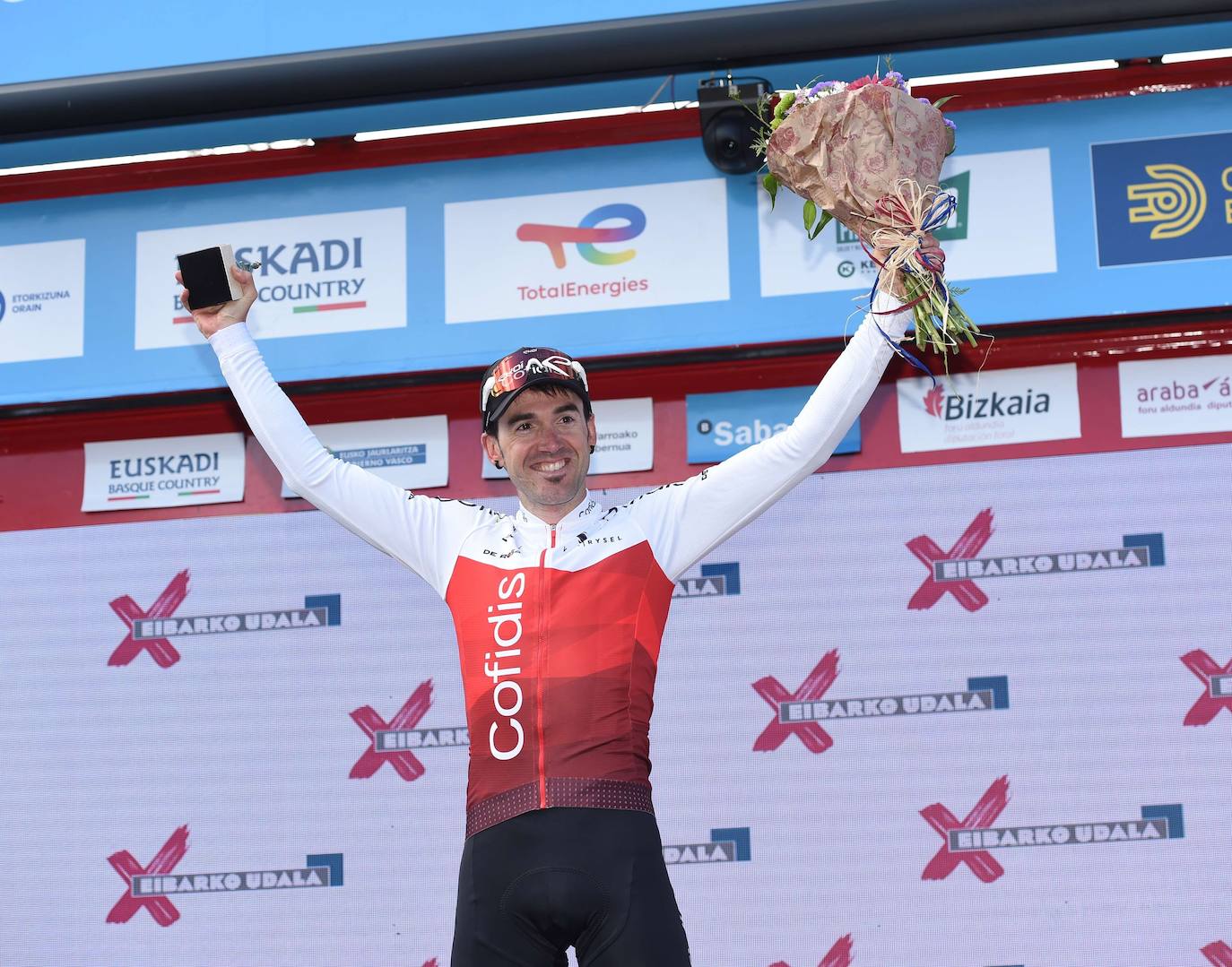 2022 - Ion Izagirre vence en la etapa Eibar-Arrate de la Itzulia, uno de los tramos más míticos. 