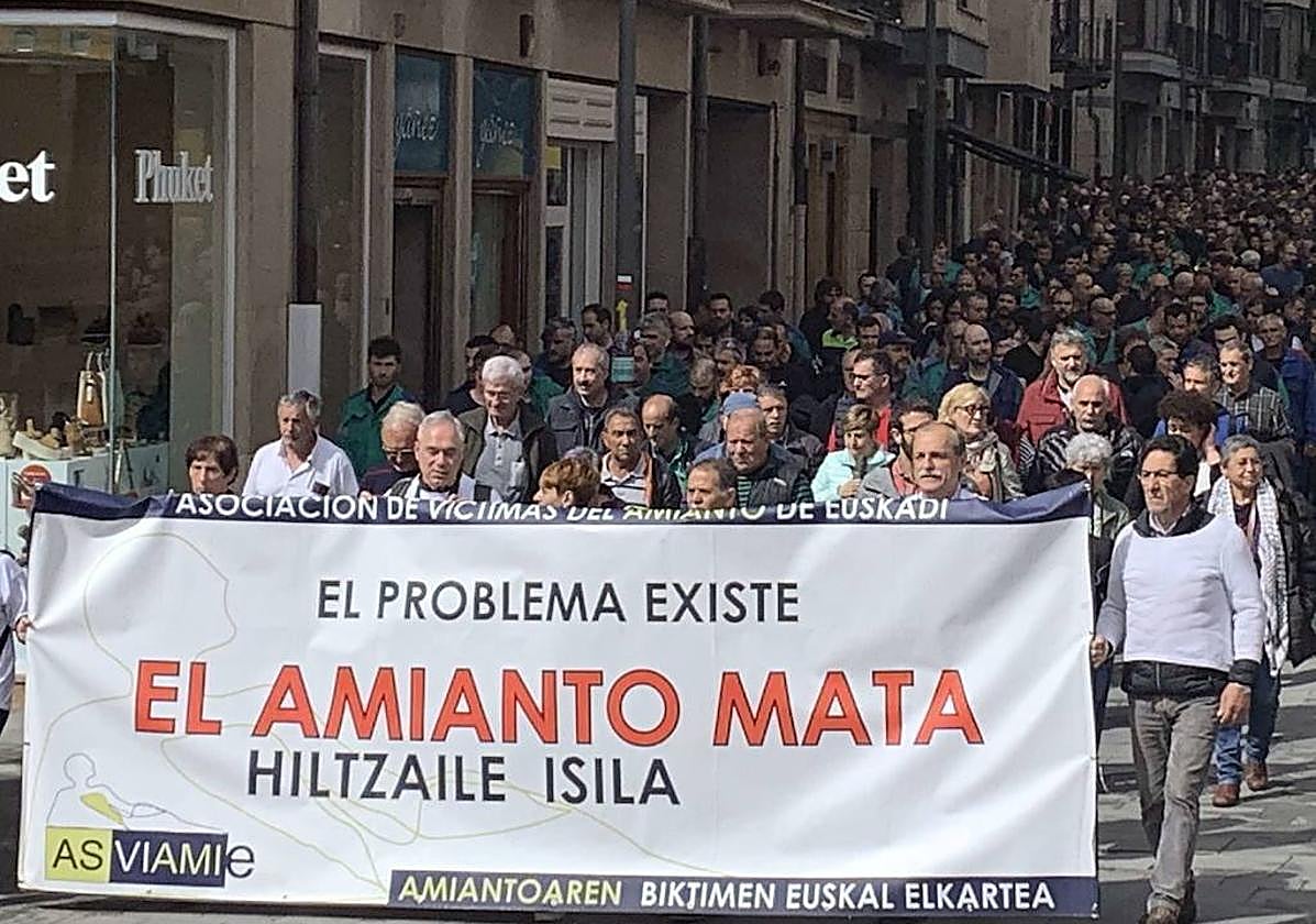Manifestación en contra del amianto