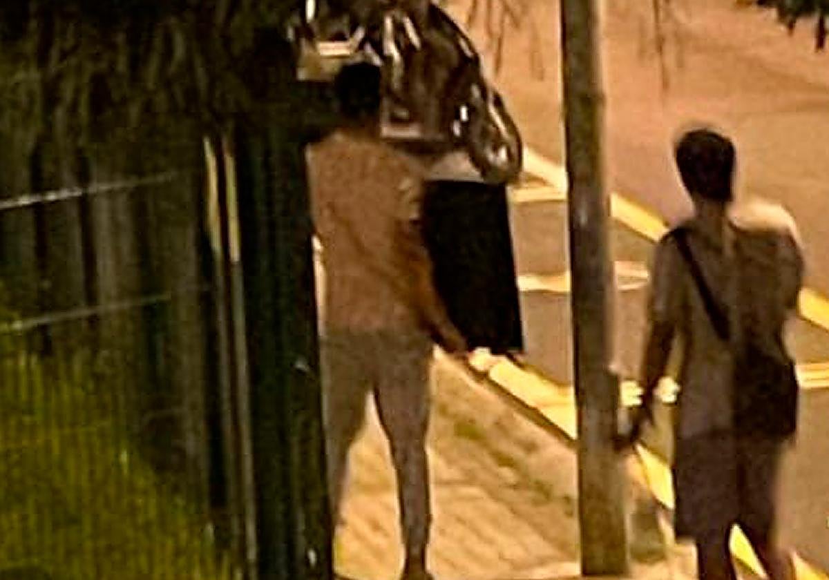 Martutene; roban una tele y se la llevan bajo el brazo