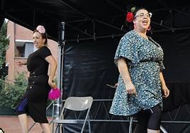 Maitane y Ana en la actuación que les hizo ganadoras del playback.