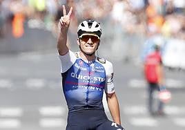 Evenepoel celebra su segundo triunfo en la Clásica el pasado año. El día 29 buscará su tercera victoria