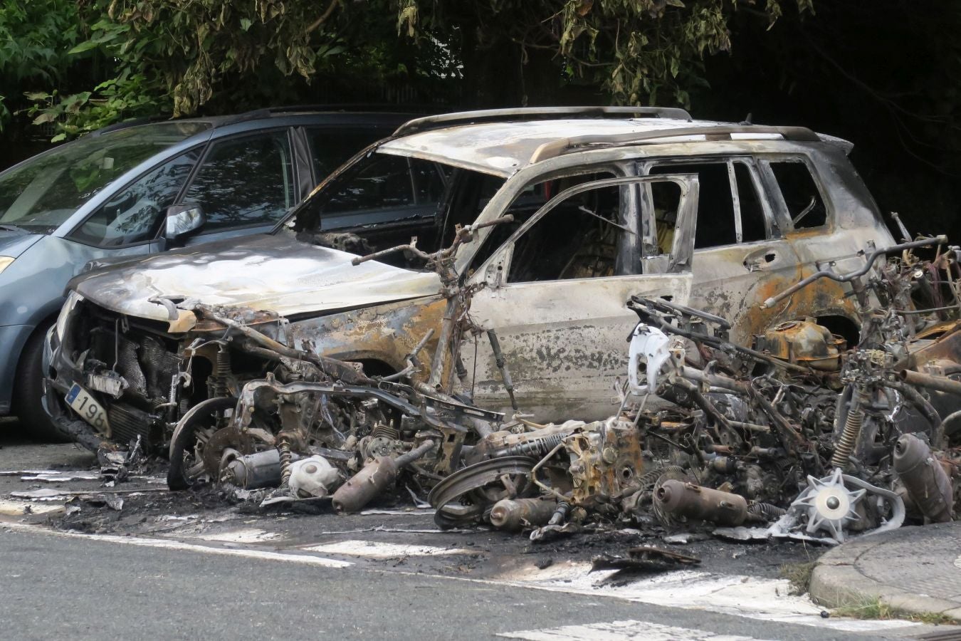 Nueve motos y un coche calcinados en San Sebastián