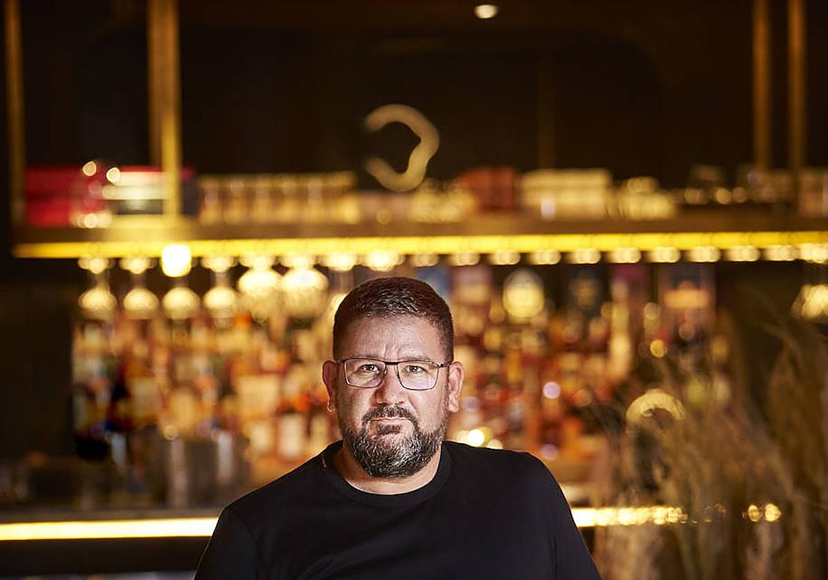 Dani García ofrece toda su pasión y talento en Leña, su nuevo restaurante en Madrid.