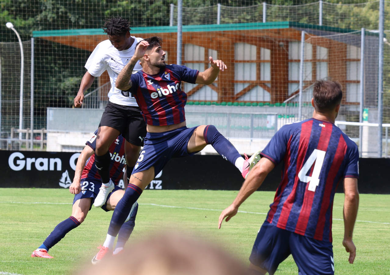 La victoria del Eibar ante el Real Unión, en imágenes