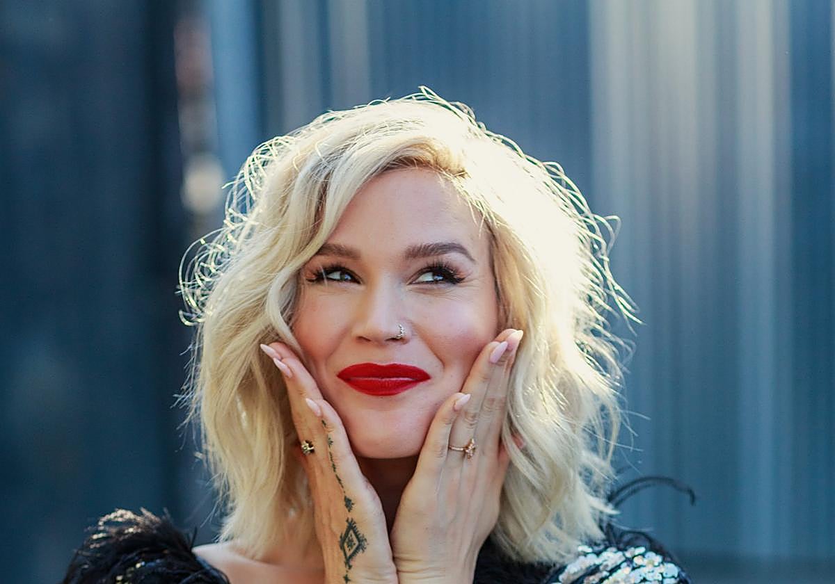 A sus 36 años, la vocalista de Dover cumple dos décadas de carrera que celebrará esta noche en la Trinidad.