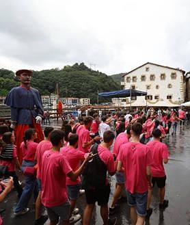 Imagen secundaria 2 - Fotos del chupinazo