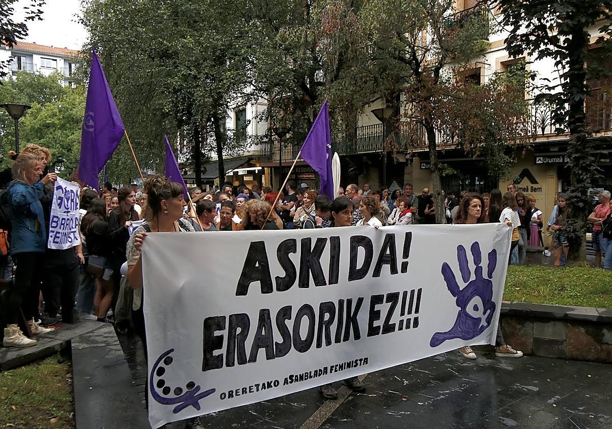 Manifestación en Errenteria contra las agresiones machistas.
