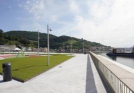 La nueva plaza pública en la cubierta de la Lonja de Pasaia ya es una realidad.