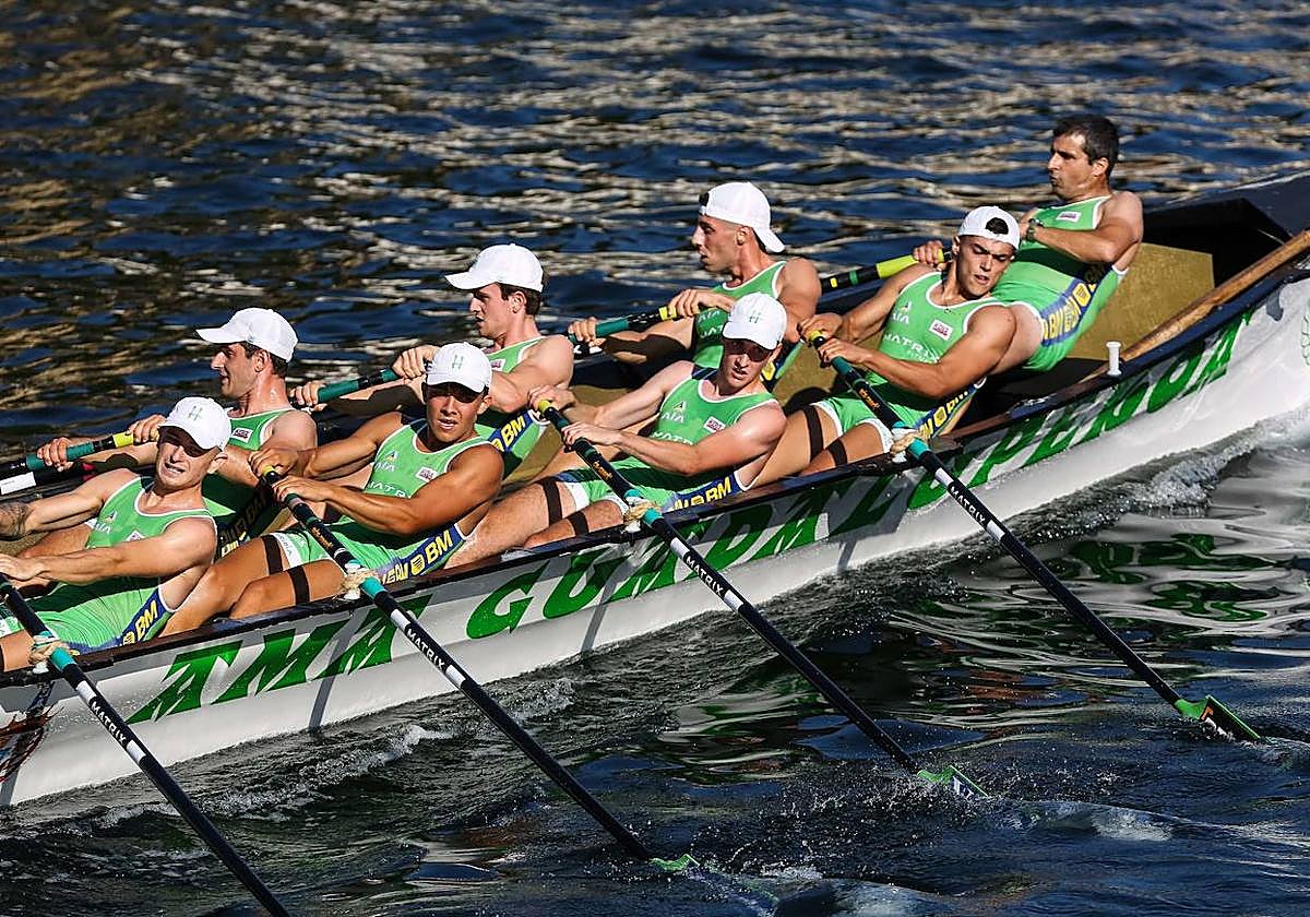 San Pedro aspira en aguas de Camargo a desbancar a Lapurdi y recuperar el liderato