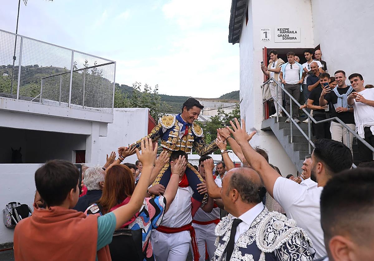 Daniel Luque logró una oreja y una vuelta al ruedo.