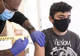 El 40% de los mayores de 18 tienen dos dosis de refuerzo