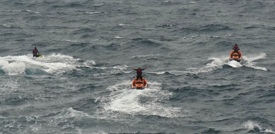 Fuerte oleaje en el Paseo Nuevo