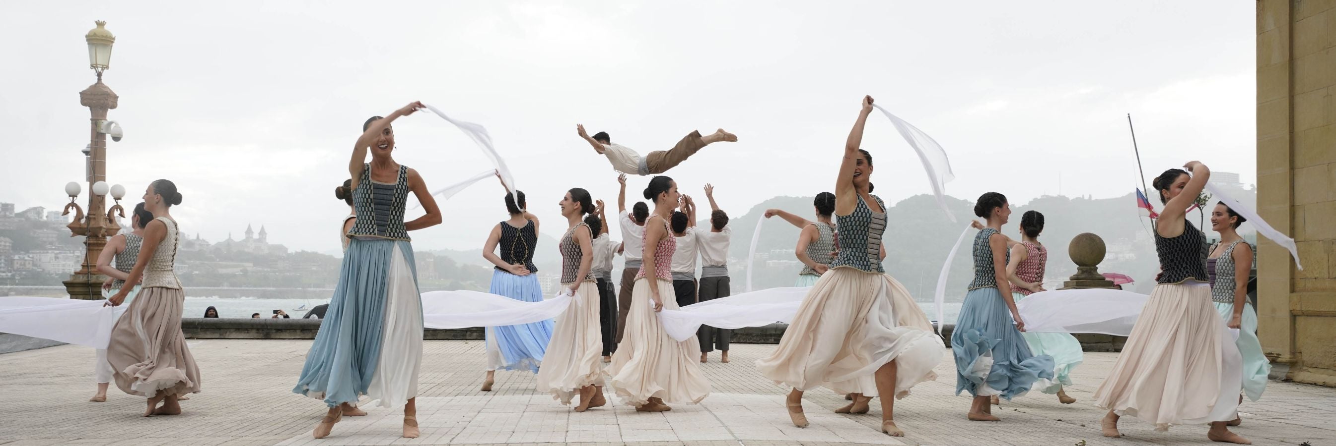 Kresala baila en el Ayuntamiento