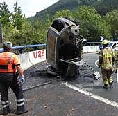 Fallece un exconcejal del PNV en Durango de 47 años tras incendiarse su coche en la subida a Urkiola, en Bizkaia