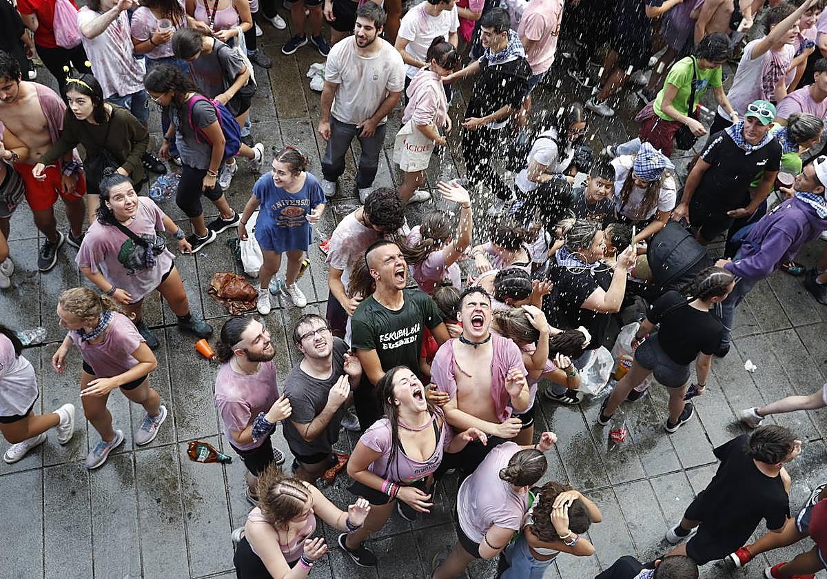 ¡Estalla la fiesta en Vitoria!