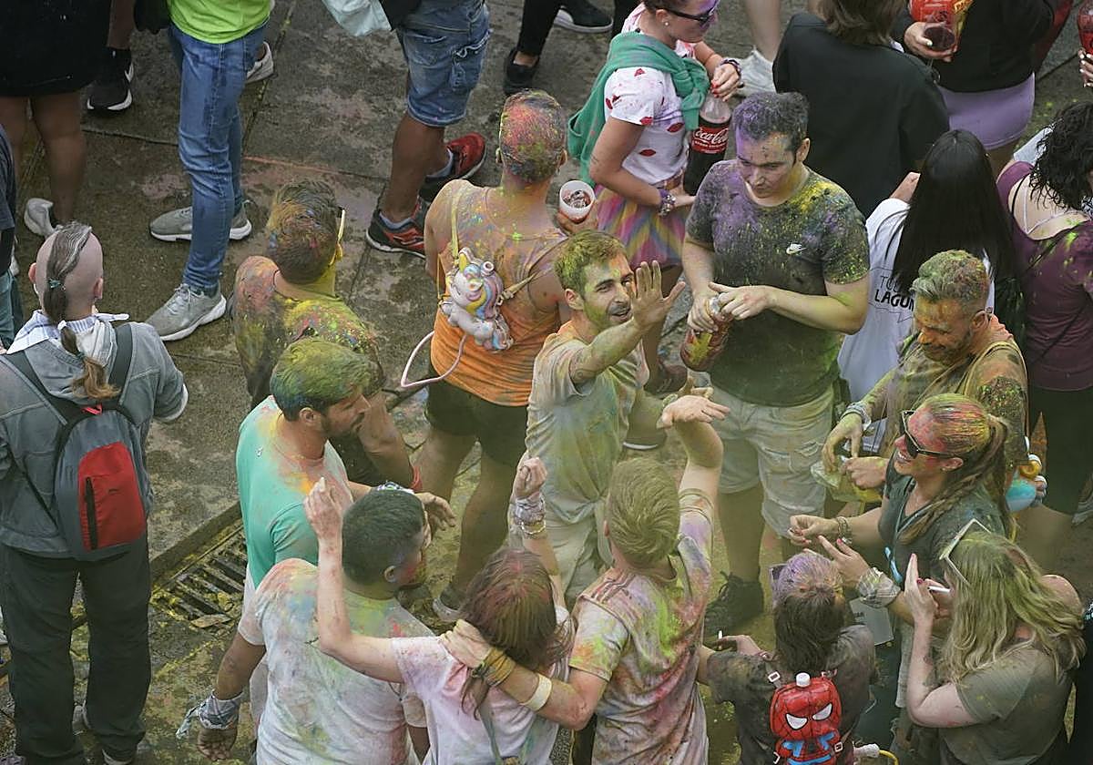 La bajada de Celedón desata la fiesta en Gasteiz