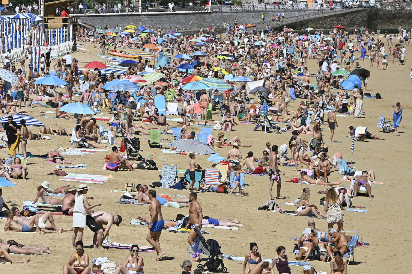 Jornada soleada en las playas guipuzcoanas