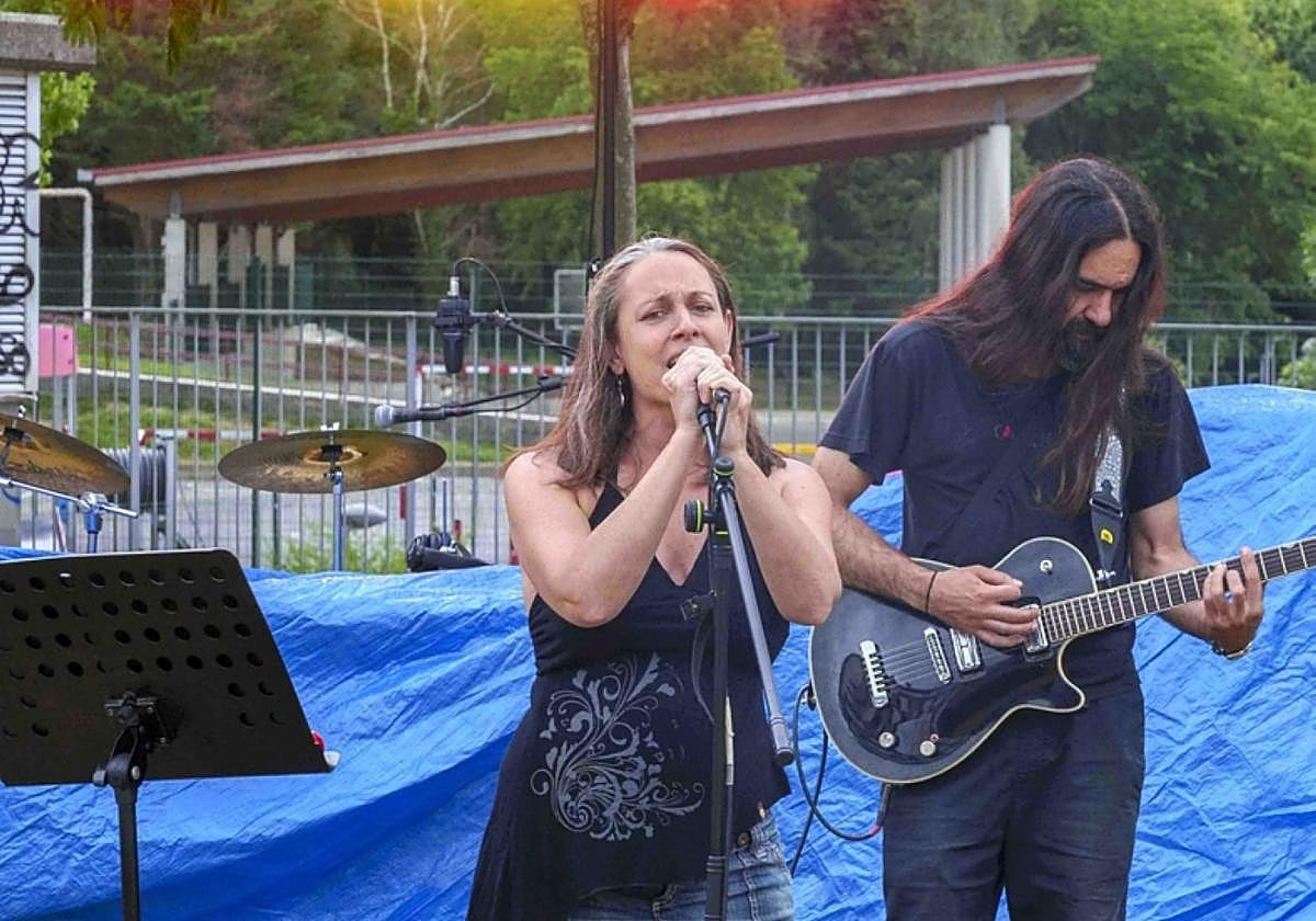 El grupo Iluna fue el único que pudo actuar.