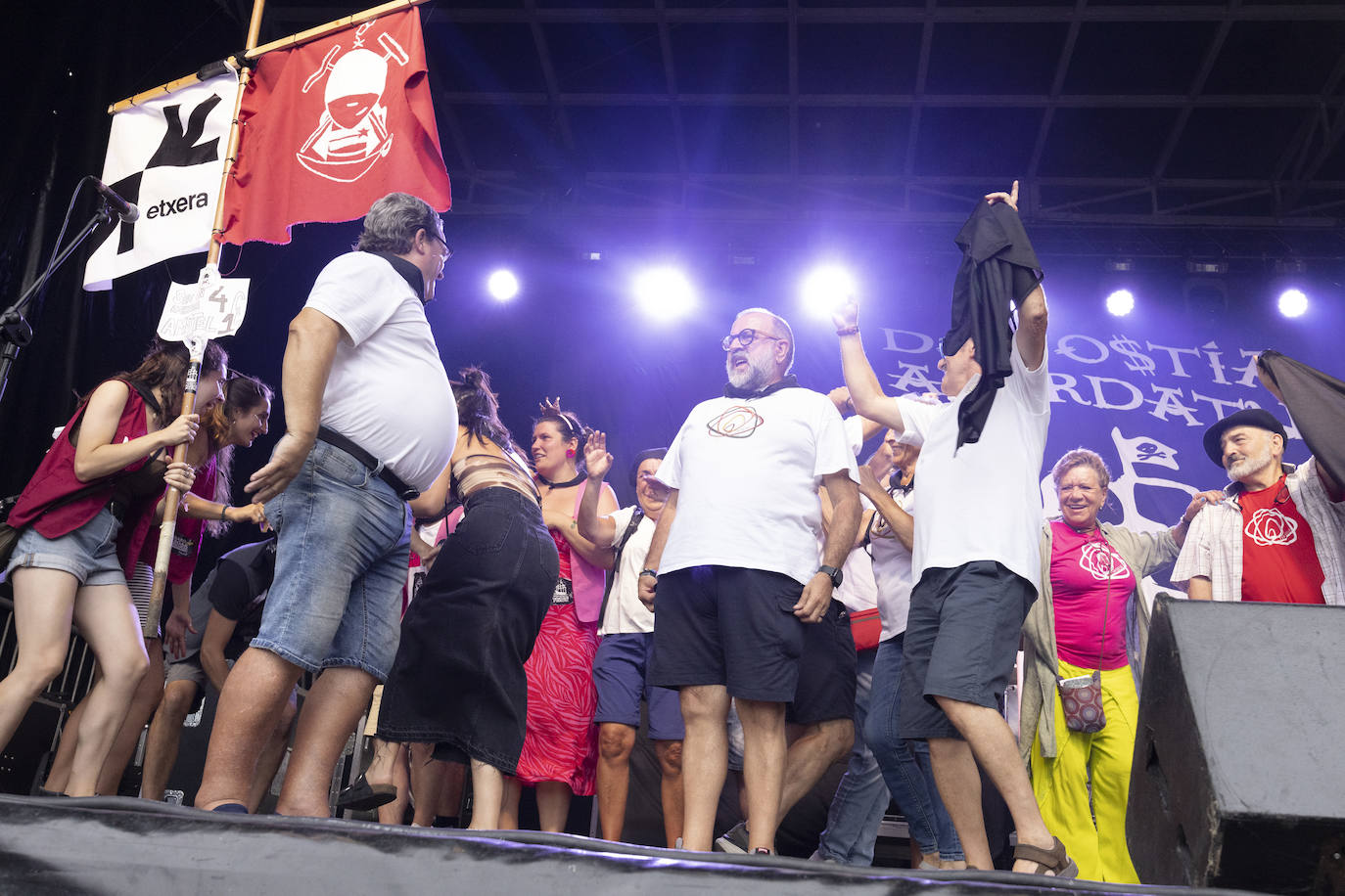 Los Piratak asaltan el puerto de Donosti